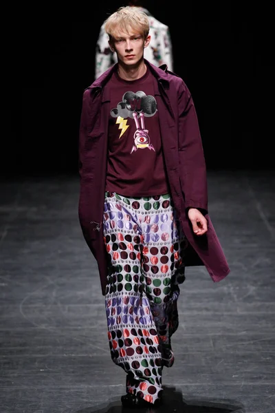 Look 30